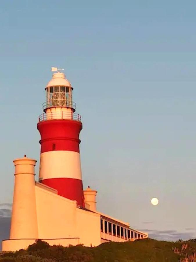 Dee'S Place Hotell Agulhas Exteriör bild